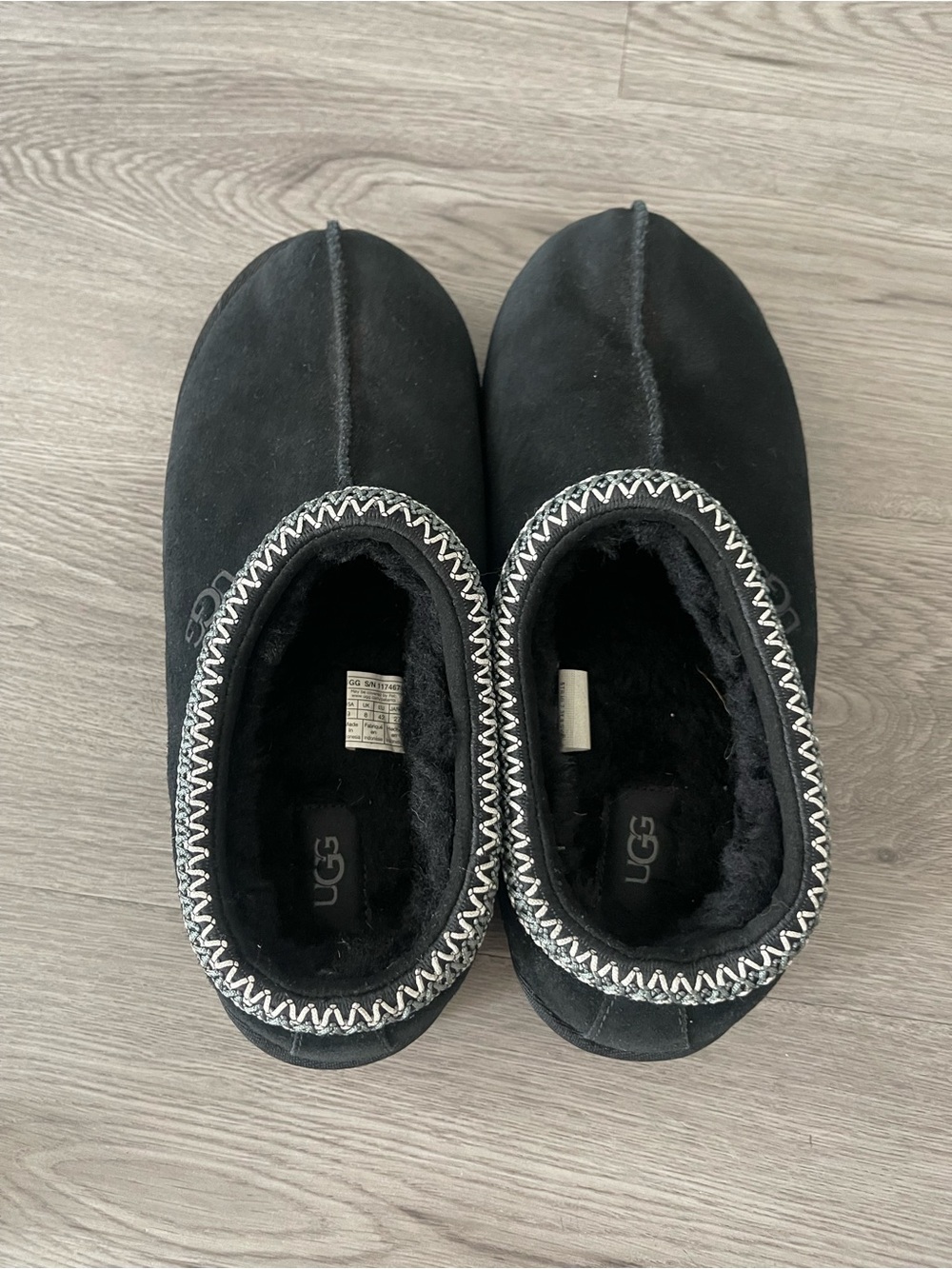 UGG Tasman Black Slip-On Women's Slippers with Contrast Trim - Picture 3 of 8